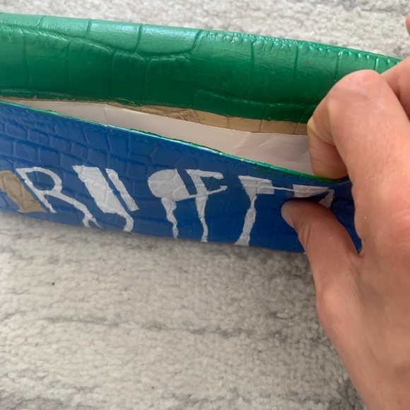 Hand painted Michael Kors WALLET (PAINTED BY OWNER NOT Painted by MICHAEL KORS!! - Picture 7 of 10